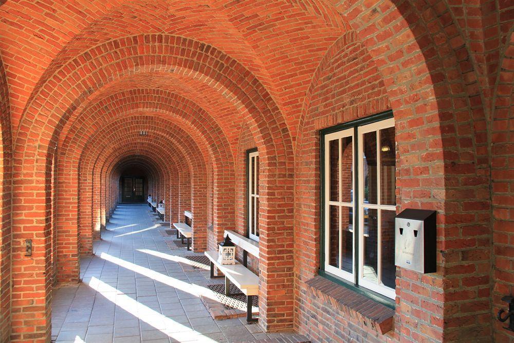 Hotel De Volksabdij Ossendrecht Exteriör bild