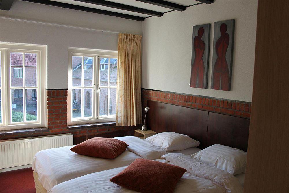 Hotel De Volksabdij Ossendrecht Exteriör bild