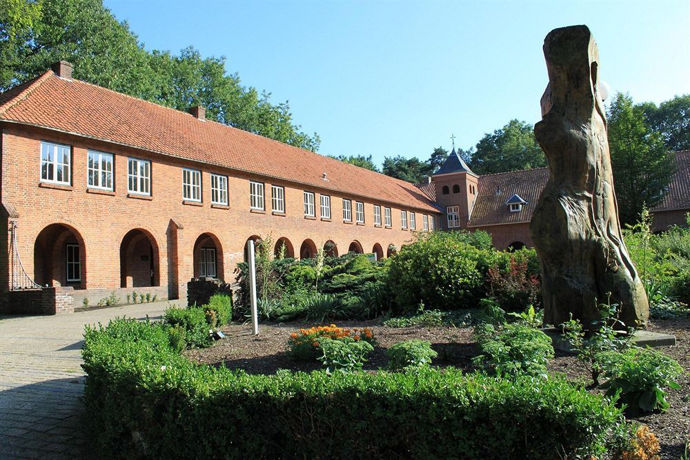 Hotel De Volksabdij Ossendrecht Exteriör bild